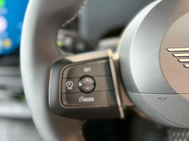 ＭＩＮＩ クーパーＣ　クラシック・トリム　クーパーＣ　５ドア　ＤＣＴ　ＣＬＡＳＳＩＣＴＲＩＭ　１７インチホイール　シートヒーター　純正ナビ　アップルカープレイ　アンドロイドオート　　（ナノクホワイト）（14枚目）