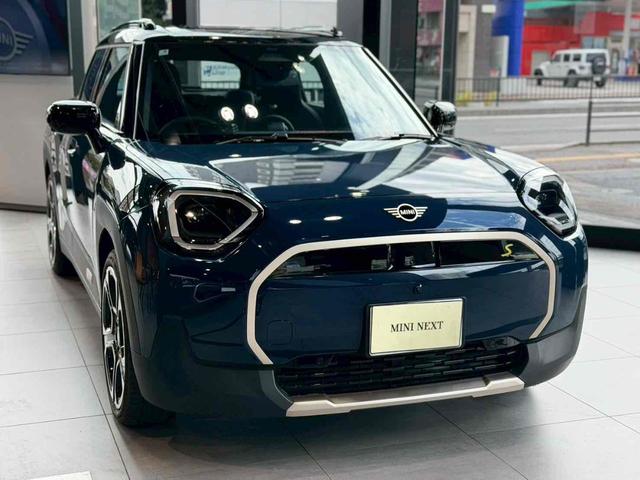 ＭＩＮＩ 　ＳＥ　新車保証継承　ＥＶ車　ナビ　バックカメラ　シートヒーター　ステアリングヒーター　アラウンドビュー　運転支援　駐車支援　（インディゴ・サンセット・ブルー）（3枚目）