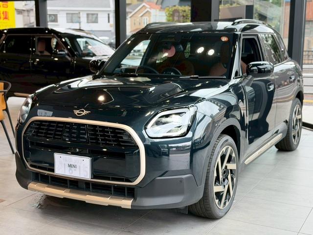 ＭＩＮＩ カントリーマンＤ　フェイバリット・トリム　純正ナビ・アクティブクルーズコントロール搭載・シートヒーター・ステアリングヒーター（2枚目）