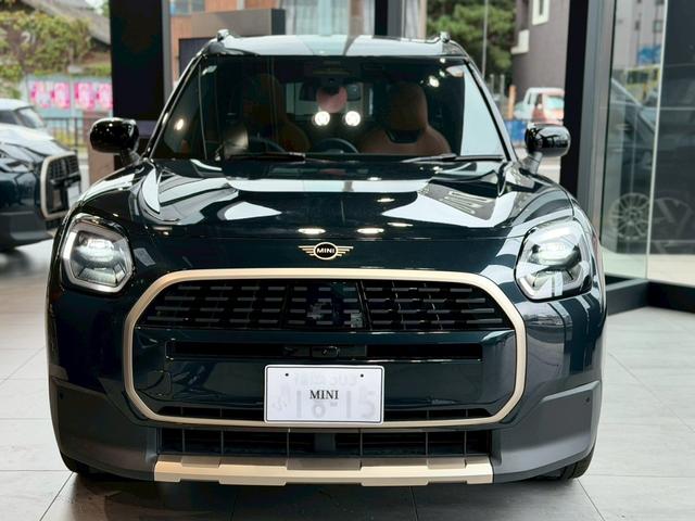ＭＩＮＩ カントリーマンＤ　フェイバリット・トリム　純正ナビ・アクティブクルーズコントロール搭載・シートヒーター・ステアリングヒーター（3枚目）