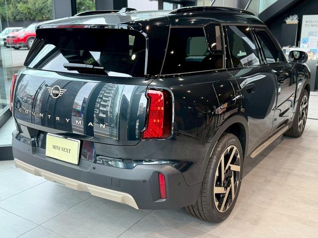 ＭＩＮＩ カントリーマンＤ　フェイバリット・トリム　純正ナビ・アクティブクルーズコントロール搭載・シートヒーター・ステアリングヒーター（4枚目）