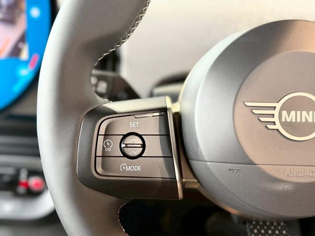 ＭＩＮＩ クーパーＣ　フェイバリット・トリム　純正ナビ・アクティブクルーズコントロール搭載・シートヒーター・ステアリングヒーター（11枚目）