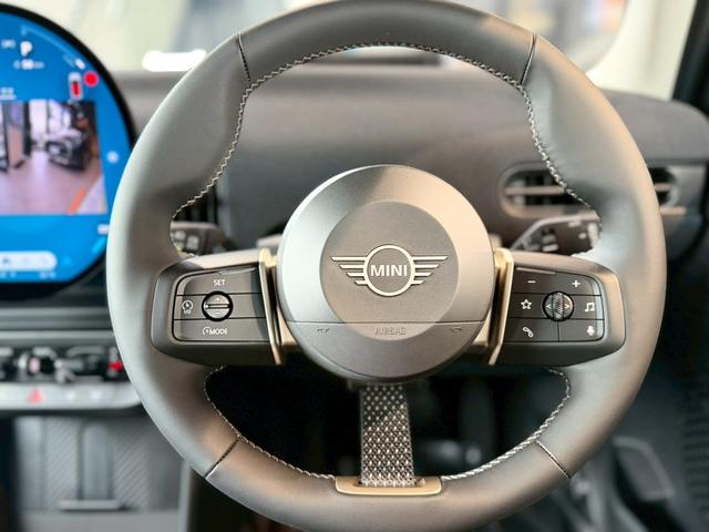 ＭＩＮＩ クーパーＣ　クラシック・トリム　純正ナビ・アクティブクルーズコントロール搭載・シートヒーター・ステアリングヒーター（6枚目）
