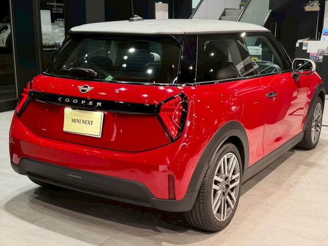 ＭＩＮＩ クーパーＣ　クラシック・トリム　純正ナビ・アクティブクルーズコントロール搭載・シートヒーター・ステアリングヒーター（4枚目）