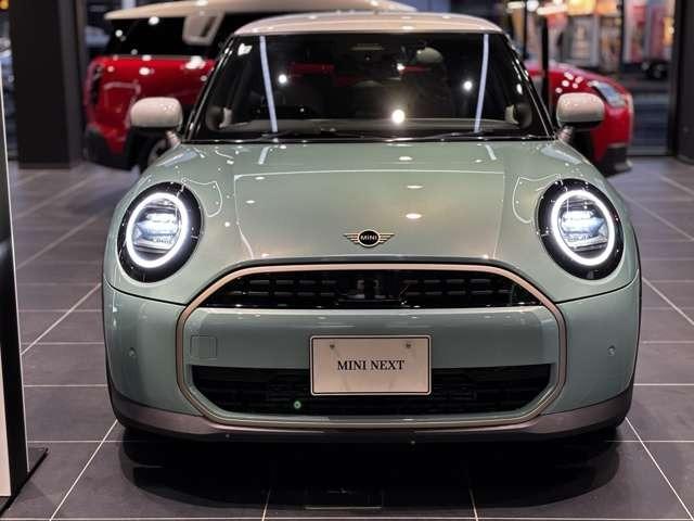 ＭＩＮＩ クーパーＣ　フェイバリット・トリム　３ドア　Ｍパッケージ　１８インチアルミ（6枚目）