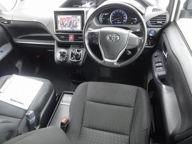 ノア ハイブリッドG CVT 9インチナビ 地デジ バックカメラ B/T ETC オートLED 両側パワースライドドア 前席シートヒーター 15インチAW 電格ミラー スマートキー クルーズコントロール ダブルオートAC(9枚目)