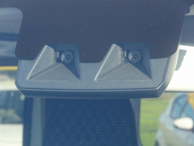 ハイゼットカーゴ ＤＸ　５速マニュアル　スマアシ　アイドリングストップ　オートライト　オートハイビーム　プライバシーガラス　キーレス　ダブルエアバック　ＡＢＳ　パワーウィンドウ（17枚目）