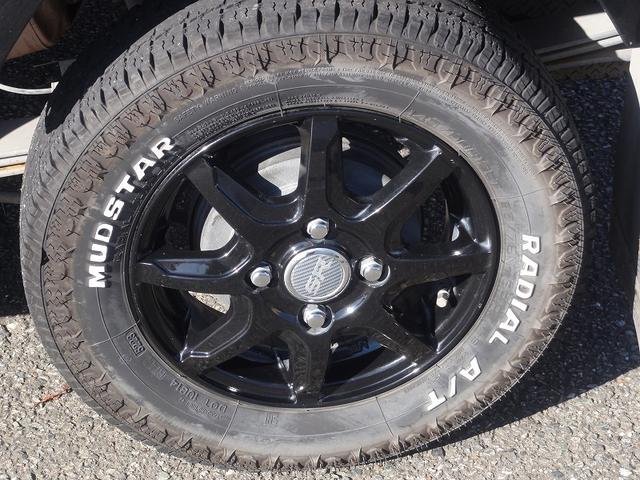 スーパーキャリイ Ｘ　５速マニュアル車　パートタイム４ＷＤ　ＨＩＤライト　１２インチアルミホイール　デフロック　キーレス　ダブルエアバック　ＡＢＳ　パワーウィンドウ（14枚目）