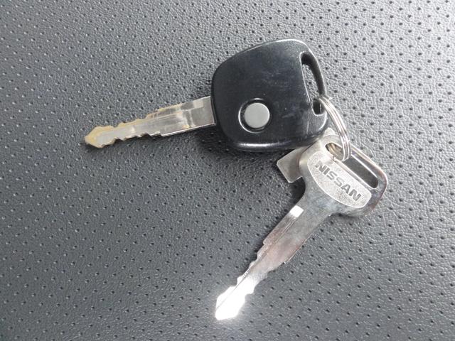 NV100クリッパーバン GX パートタイム4WD デュアルカメラブレーキサポート 外オートLED オートハイビーム ナビ地デジ バックカメラ B/T ETC 前後ドラレコ 電格ミラー リヤヒーター キーレス プライバシーガラス(25枚目)