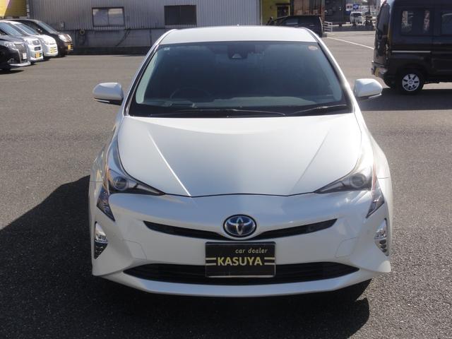 プリウス Ａ　トヨタセーフティーセンス　オートＬＥＤ　オートハイビーム　ＨＵＤ　パーキングアシスト　９インチナビ　地デジ　バックカメラ　Ｂ／Ｔ　ＥＴＣ　社外１７インチＡＷ　スマートキー　電格ミラー　サイドエアバック（2枚目）