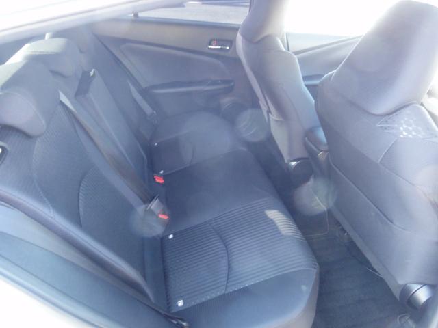 プリウス Ａ　トヨタセーフティーセンス　オートＬＥＤ　オートハイビーム　ＨＵＤ　パーキングアシスト　９インチナビ　地デジ　バックカメラ　Ｂ／Ｔ　ＥＴＣ　社外１７インチＡＷ　スマートキー　電格ミラー　サイドエアバック（12枚目）