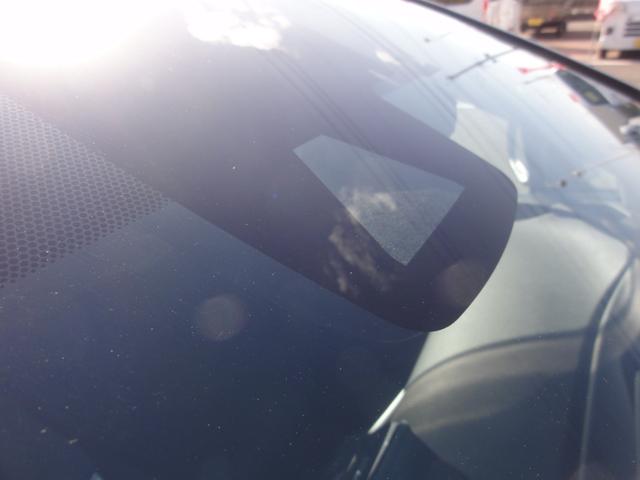 プリウス Ａ　トヨタセーフティーセンス　オートＬＥＤ　オートハイビーム　ＨＵＤ　パーキングアシスト　９インチナビ　地デジ　バックカメラ　Ｂ／Ｔ　ＥＴＣ　社外１７インチＡＷ　スマートキー　電格ミラー　サイドエアバック（25枚目）