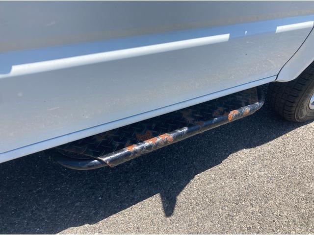 プロシード キャブプラス　トノカバー付き　４ＷＤ　５速マニュアル　社外アルミホイール（7枚目）