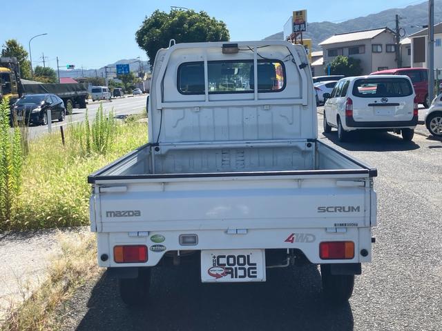 スクラムトラック ＫＣスペシャル　４ＷＤ　オートマ　エアコン　パワステ　運転席助手席エアバック　フレームガード　荷台ゴムマット　三方開　積載量３５０ｋｇ（8枚目）