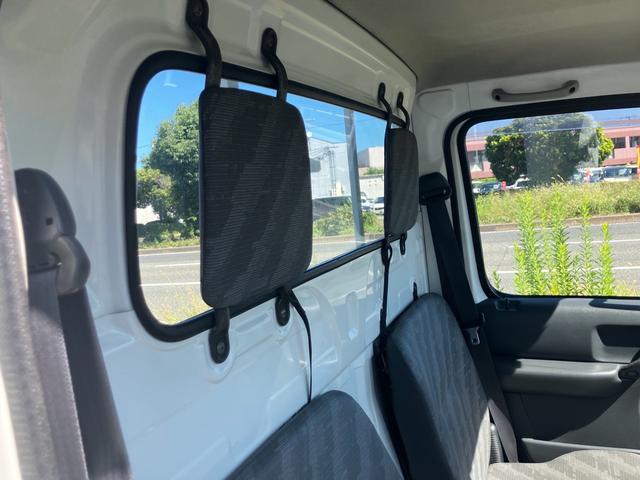 スクラムトラック ＫＣスペシャル　４ＷＤ　オートマ　エアコン　パワステ　運転席助手席エアバック　フレームガード　荷台ゴムマット　三方開　積載量３５０ｋｇ（16枚目）