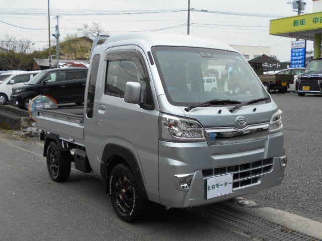 ハイゼットトラック ジャンボＳＡＩＩＩｔ　スマートアシストＳＡＩＩＩｔ・４ＷＤ・エアコン・パワステ・５速ミッション車・パワーウィンド・ＬＥＤヘッドライト＆フォグランプ・社外１４インチアルミ＆マッドタイヤ＆タコメーター（3枚目）