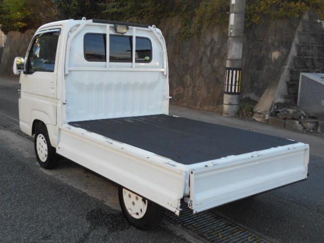 アクティトラック タウン 2WD・オートマチック・エアコン・パワーステアリング・パワーウィンドウ・キーレス・純正CDデッキ・ETC・荷台トリイ・荷台作業灯・荷台プロテクターゴム・車検令和9年4月(7枚目)