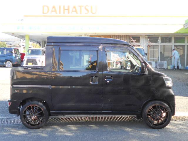 ハイゼットカーゴ デッキバンＧ　ＳＡＩＩＩ　純正ナビ＆フルセグＴＶ＆Ｂｌｕｅｔｏｏｔｈ＆ＤＶＤビデオ＆ＣＤ・スマートアシストＩＩＩ・４ＷＤ・オートマチック・ＬＥＤヘッドライト・ＬＥＤフォグランプ・キーレス・電動格納式ドアミラー（4枚目）