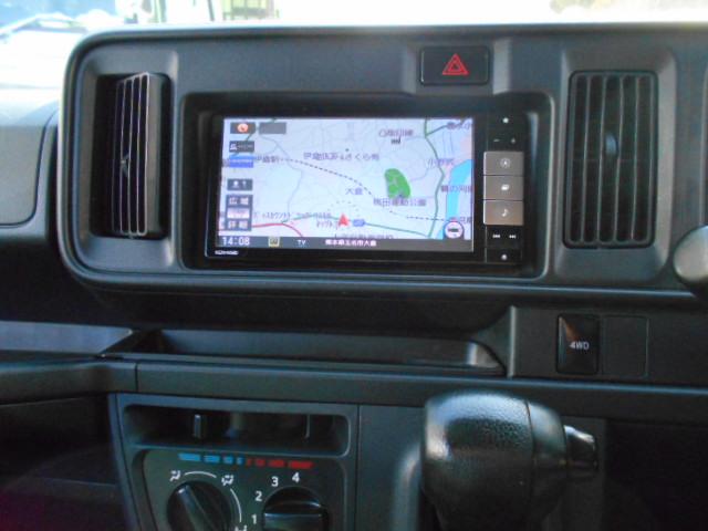 ハイゼットカーゴ デッキバンＧ　ＳＡＩＩＩ　純正ナビ＆フルセグＴＶ＆Ｂｌｕｅｔｏｏｔｈ＆ＤＶＤビデオ＆ＣＤ・スマートアシストＩＩＩ・４ＷＤ・オートマチック・ＬＥＤヘッドライト・ＬＥＤフォグランプ・キーレス・電動格納式ドアミラー（11枚目）