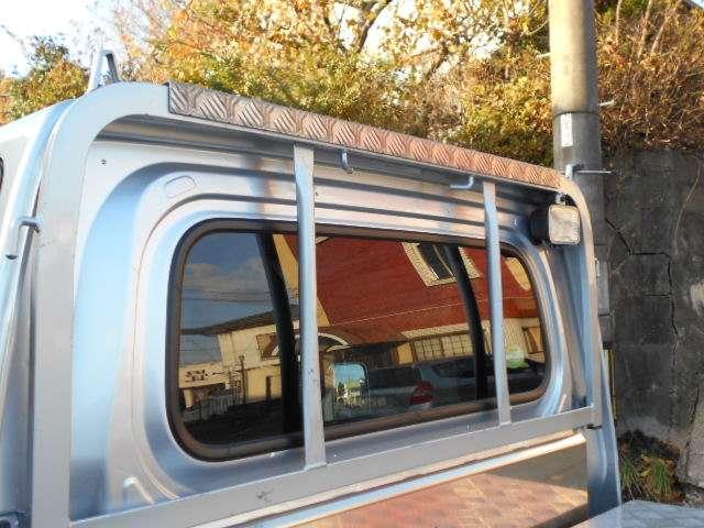 ピクシストラック エクストラ　３方開　４ＷＤ　ＨＤＤナビ＆１セグＴＶ＆ＤＶＤビデオ＆ＣＤ　アルミ縞板荷台ＢＯＸ　キーレス　パワーウィンドウ　社外１４インチアルミ　荷台アオリステン張り（14枚目）