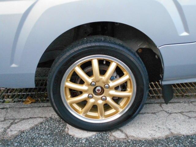 ピクシストラック エクストラ　３方開　４ＷＤ　ＨＤＤナビ＆１セグＴＶ＆ＤＶＤビデオ＆ＣＤ　アルミ縞板荷台ＢＯＸ　キーレス　パワーウィンドウ　社外１４インチアルミ　荷台アオリステン張り（16枚目）