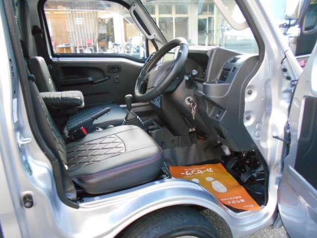 ピクシストラック エクストラ　３方開　４ＷＤ　ＨＤＤナビ＆１セグＴＶ＆ＤＶＤビデオ＆ＣＤ　アルミ縞板荷台ＢＯＸ　キーレス　パワーウィンドウ　社外１４インチアルミ　荷台アオリステン張り（27枚目）