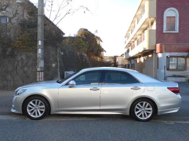 クラウン アスリートＳ　純正ＨＤＤナビ＆フルセグＴＶ＆ＤＶＤビデオ＆Ｂｌｕｅｔｏｏｔｈ＆ＣＤ＆バックモニター・ディスチャージ・フォグランプ・スマートキー・純正１７インチアルミ・パワーシート（5枚目）