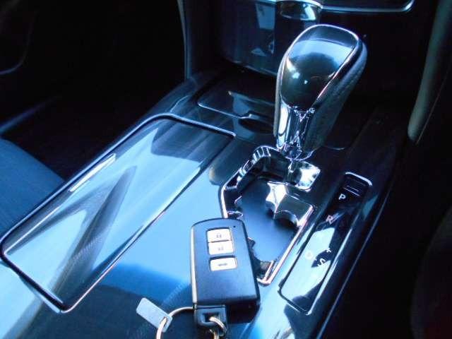 クラウン アスリートＳ　純正ＨＤＤナビ＆フルセグＴＶ＆ＤＶＤビデオ＆Ｂｌｕｅｔｏｏｔｈ＆ＣＤ＆バックモニター・ディスチャージ・フォグランプ・スマートキー・純正１７インチアルミ・パワーシート（15枚目）