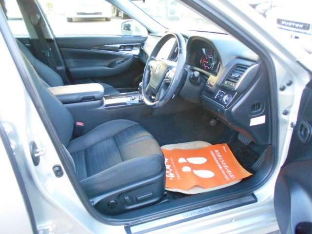 クラウン アスリートＳ　純正ＨＤＤナビ＆フルセグＴＶ＆ＤＶＤビデオ＆Ｂｌｕｅｔｏｏｔｈ＆ＣＤ＆バックモニター・ディスチャージ・フォグランプ・スマートキー・純正１７インチアルミ・パワーシート（19枚目）