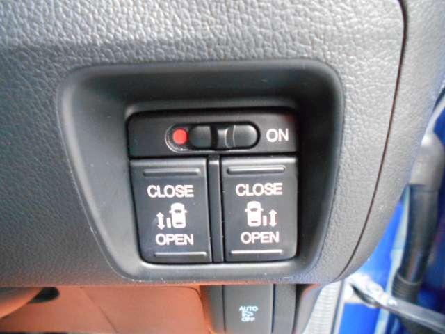 Ｎ－ＢＯＸカスタム ２トーンカラースタイル　Ｇ・ターボＬパッケージ　ブルー＆シルバーツートンカラー・ターボ車・純正ナビ＆テレビ＆ＤＶＤビデオ＆Ｂｌｕｅｔｏｏｔｈ＆ＣＤ＆バックカメラ・両側電動スライドドア・スマートキー・モデューロ１５インチアルミ（19枚目）