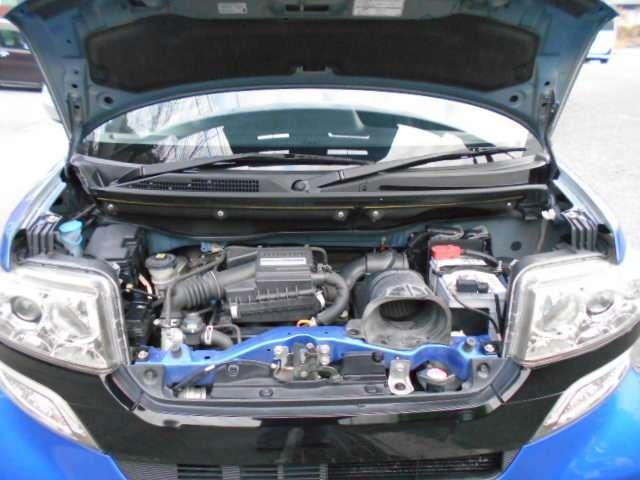 Ｎ－ＢＯＸカスタム ２トーンカラースタイル　Ｇ・ターボＬパッケージ　ブルー＆シルバーツートンカラー・ターボ車・純正ナビ＆テレビ＆ＤＶＤビデオ＆Ｂｌｕｅｔｏｏｔｈ＆ＣＤ＆バックカメラ・両側電動スライドドア・スマートキー・モデューロ１５インチアルミ（28枚目）