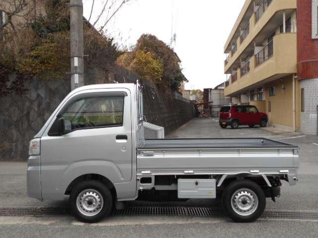 �O���J�E�h�A�o�C�U�[�t�E�ב�Q�[�g�v���e�N�^�[�S���E�S�v�c�E�G�A�R��