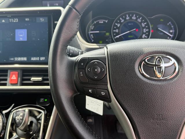ヴォクシー ハイブリッドＺＳ　煌ＩＩ　セーフティセンス　純正１０型ナビ　両側電動ドア　クルーズコントロール　前席シートヒーター　クリアランスソナー　リアオートエアコン　ＬＥＤヘッドライト　デュアルエアコン　禁煙車（6枚目）