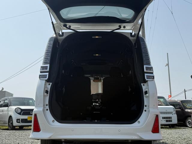 ヴォクシー ハイブリッドＺＳ　煌ＩＩ　セーフティセンス　純正１０型ナビ　両側電動ドア　クルーズコントロール　前席シートヒーター　クリアランスソナー　リアオートエアコン　ＬＥＤヘッドライト　デュアルエアコン　禁煙車（22枚目）