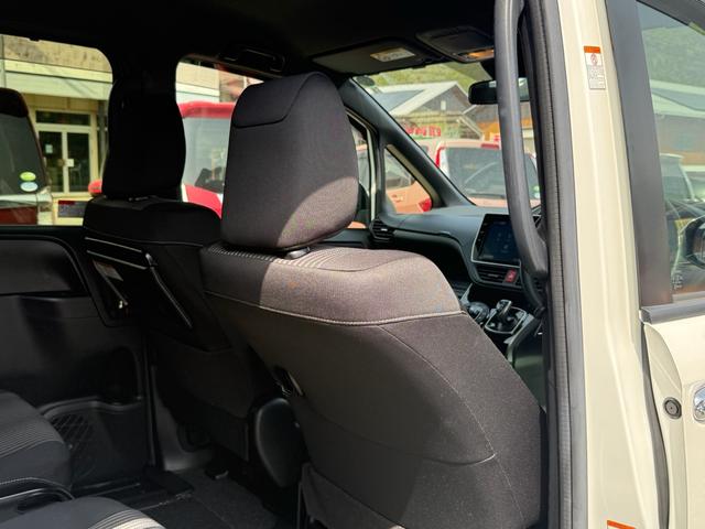 ヴォクシー ハイブリッドＺＳ　煌ＩＩ　セーフティセンス　純正１０型ナビ　両側電動ドア　クルーズコントロール　前席シートヒーター　クリアランスソナー　リアオートエアコン　ＬＥＤヘッドライト　デュアルエアコン　禁煙車（33枚目）