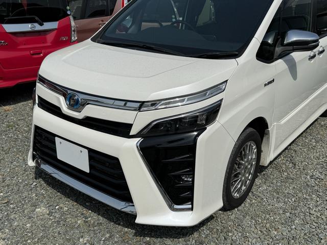 ヴォクシー ハイブリッドＺＳ　煌ＩＩ　セーフティセンス　純正１０型ナビ　両側電動ドア　クルーズコントロール　前席シートヒーター　クリアランスソナー　リアオートエアコン　ＬＥＤヘッドライト　デュアルエアコン　禁煙車（39枚目）