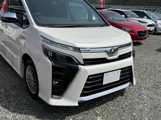 ヴォクシー ハイブリッドＺＳ　煌ＩＩ　セーフティセンス　純正１０型ナビ　両側電動ドア　クルーズコントロール　前席シートヒーター　クリアランスソナー　リアオートエアコン　ＬＥＤヘッドライト　デュアルエアコン　禁煙車（40枚目）