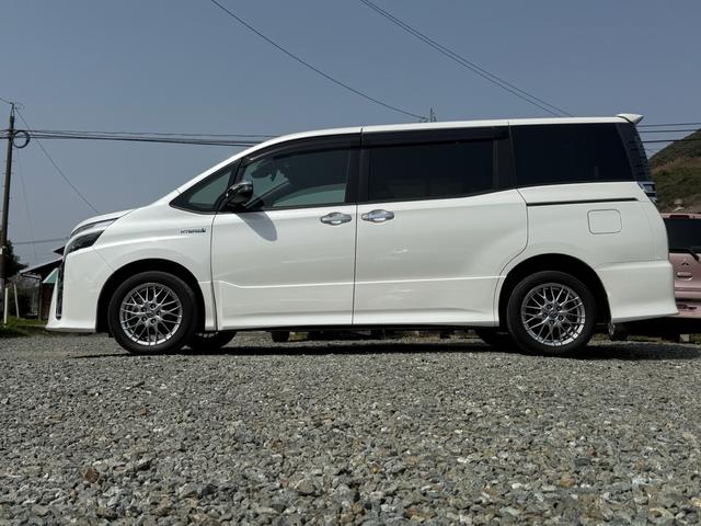 ヴォクシー ハイブリッドＺＳ　煌ＩＩ　セーフティセンス　純正１０型ナビ　両側電動ドア　クルーズコントロール　前席シートヒーター　クリアランスソナー　リアオートエアコン　ＬＥＤヘッドライト　デュアルエアコン　禁煙車（44枚目）
