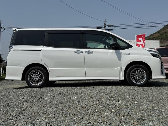 ヴォクシー ハイブリッドＺＳ　煌ＩＩ　セーフティセンス　純正１０型ナビ　両側電動ドア　クルーズコントロール　前席シートヒーター　クリアランスソナー　リアオートエアコン　ＬＥＤヘッドライト　デュアルエアコン　禁煙車（50枚目）