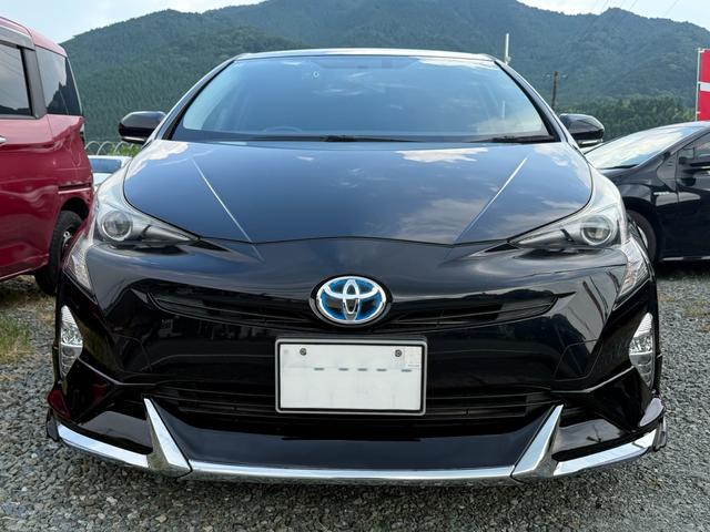 プリウス Ｓツーリングセレクション　純正ナビ　バックカメラ　ステアリングスイッチ　革巻きステアリング　ドライブレコーダー　ＥＴＣ　シートヒーター　ＬＥＤ　フォグランプ　オートヘッドライト　社外１９インチアルミホイール　スマートキー（33枚目）