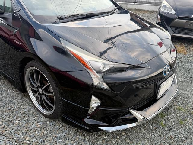 プリウス Ｓツーリングセレクション　純正ナビ　バックカメラ　ステアリングスイッチ　革巻きステアリング　ドライブレコーダー　ＥＴＣ　シートヒーター　ＬＥＤ　フォグランプ　オートヘッドライト　社外１９インチアルミホイール　スマートキー（40枚目）
