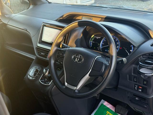 ノア ハイブリッドＸ　シートクリーニング丸洗い中　モデリスタエアロ　後席モニター　Ｐスタート　スマートキー　電動スライドドア　ナビ　フルセグＴＶ　ＤＶＤ再生　Ｂｌｕｅｔｏｏｔｈ　Ｂカメラ　ＥＴＣ　オートライト（36枚目）