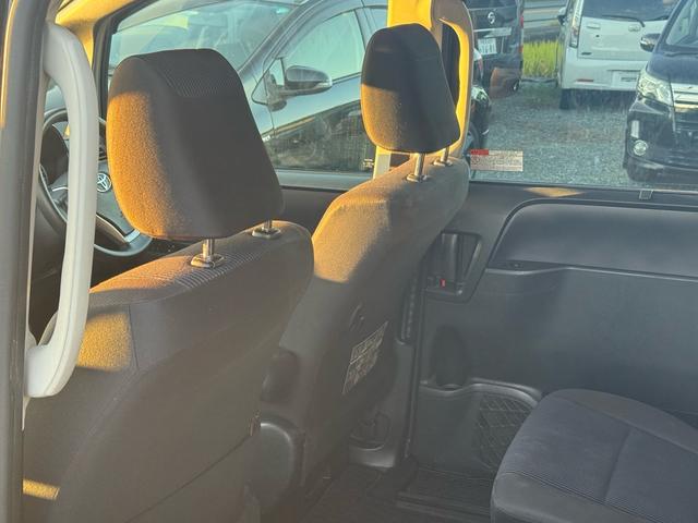 ノア ハイブリッドＸ　シートクリーニング丸洗い中　モデリスタエアロ　後席モニター　Ｐスタート　スマートキー　電動スライドドア　ナビ　フルセグＴＶ　ＤＶＤ再生　Ｂｌｕｅｔｏｏｔｈ　Ｂカメラ　ＥＴＣ　オートライト（53枚目）