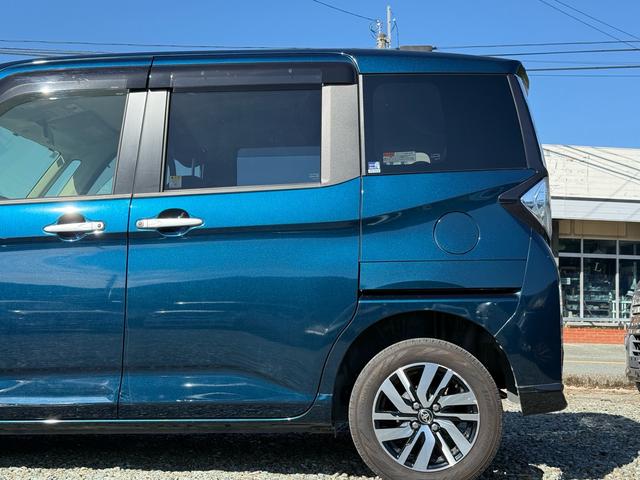 タンク カスタムＧ　純正ナビ　Ｂｌｕｅｔｏｏｔｈ　フルセグＴＶ　ＣＤ　両側パワースライドドア　クルーズコントロール　アイドリングストップ　横滑り防止装置　オートエアコン　ステアリングスイッチ　スマートキー（11枚目）