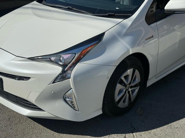 プリウス Aプレミアム 電動パワーシート 黒革シート LEDライト 地デジフルセグ Rカメラ スマキー クルコン メモリナビ AC ETC キーレスエントリー ミュージックプレイヤー接続可 イモビ アルミホイール HDML(5枚目)