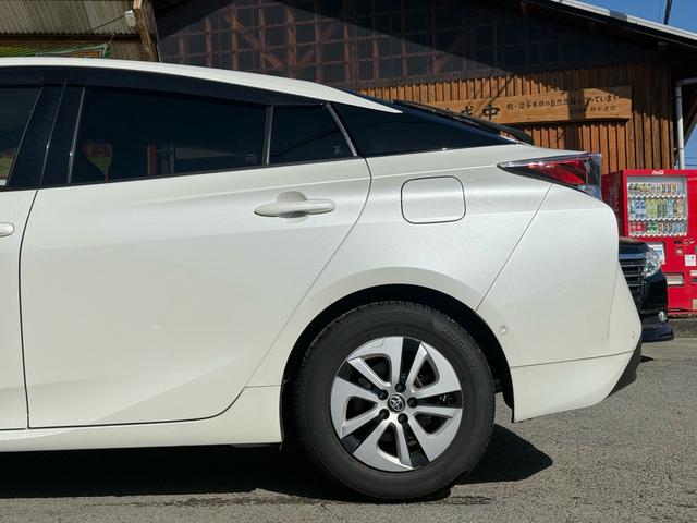 プリウス Aプレミアム 電動パワーシート 黒革シート LEDライト 地デジフルセグ Rカメラ スマキー クルコン メモリナビ AC ETC キーレスエントリー ミュージックプレイヤー接続可 イモビ アルミホイール HDML(22枚目)