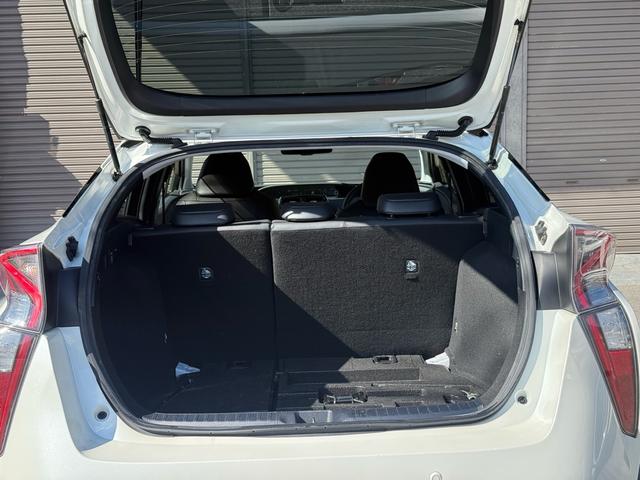 プリウス Aプレミアム 電動パワーシート 黒革シート LEDライト 地デジフルセグ Rカメラ スマキー クルコン メモリナビ AC ETC キーレスエントリー ミュージックプレイヤー接続可 イモビ アルミホイール HDML(41枚目)