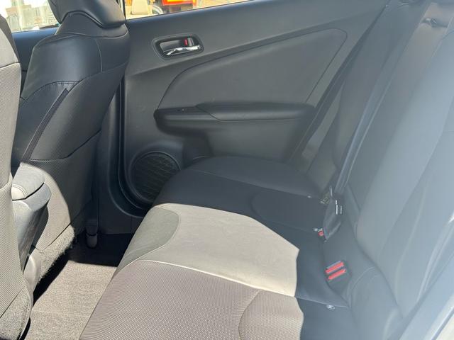 プリウス Aプレミアム 電動パワーシート 黒革シート LEDライト 地デジフルセグ Rカメラ スマキー クルコン メモリナビ AC ETC キーレスエントリー ミュージックプレイヤー接続可 イモビ アルミホイール HDML(51枚目)