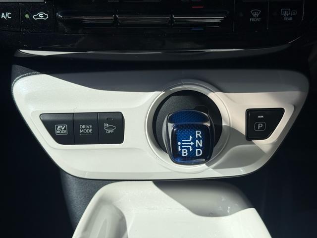 プリウス Aプレミアム 電動パワーシート 黒革シート LEDライト 地デジフルセグ Rカメラ スマキー クルコン メモリナビ AC ETC キーレスエントリー ミュージックプレイヤー接続可 イモビ アルミホイール HDML(56枚目)