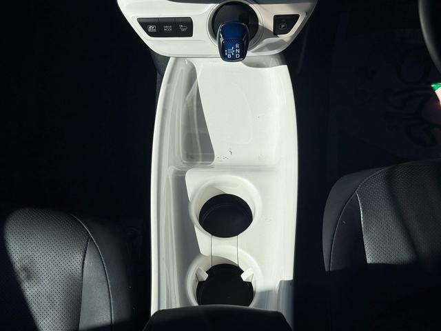 プリウス Aプレミアム 電動パワーシート 黒革シート LEDライト 地デジフルセグ Rカメラ スマキー クルコン メモリナビ AC ETC キーレスエントリー ミュージックプレイヤー接続可 イモビ アルミホイール HDML(58枚目)